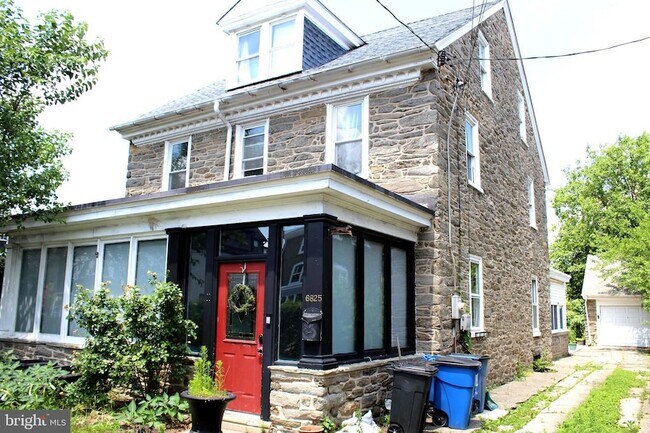 Foto del edificio - 6825 Ridge Ave