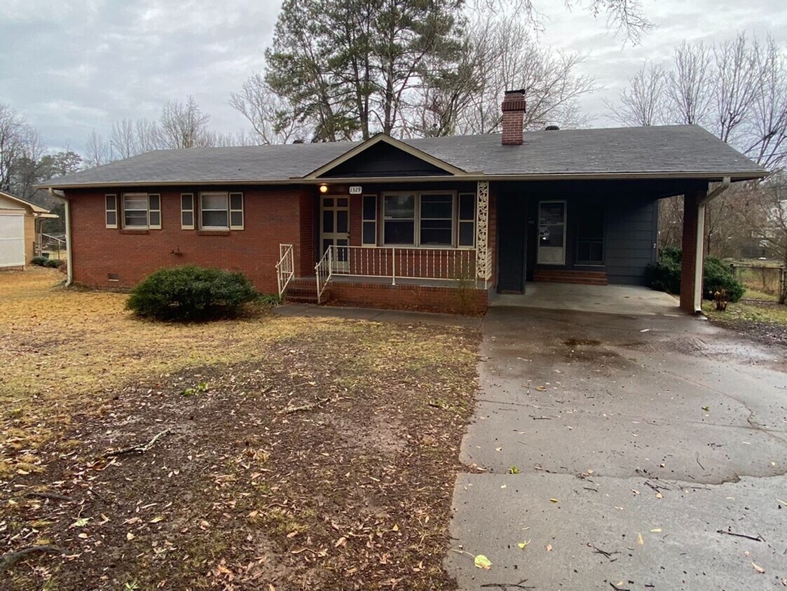 Primary Photo - 1329 Montevallo Road