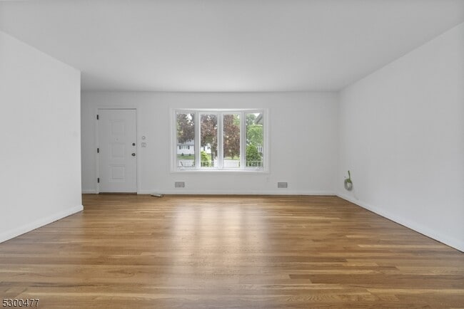 Building Photo - 46 Daka Ct