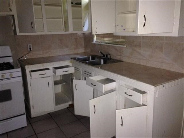 Foto del edificio - 5006 Doulton Dr