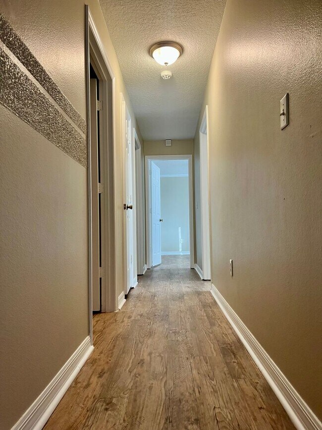 Foto del edificio - Fresh and Refurbed  3 Bed / 2 Bath Home in Apopka