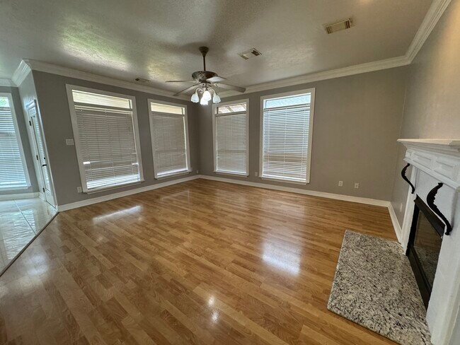 Foto del edificio - 15314 Carsen Bend Dr