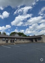 Building Photo - 575 N Walnut St