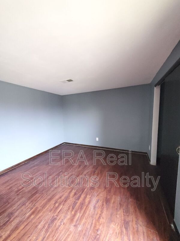 Building Photo - 5689 Ironwood Ct