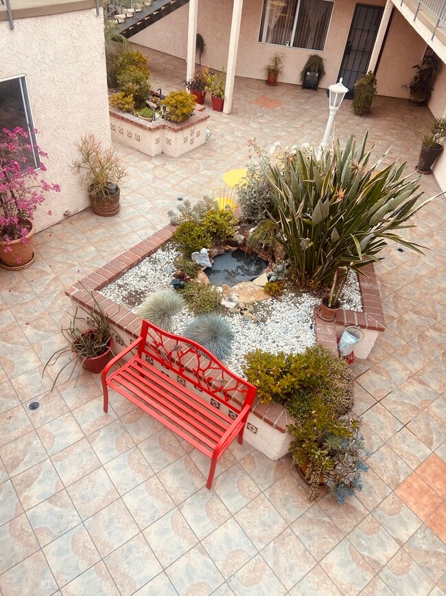 Building Photo - 415 S Verdugo Dr