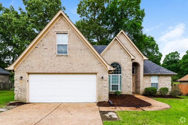 Building Photo - 35 Lakewood Cove