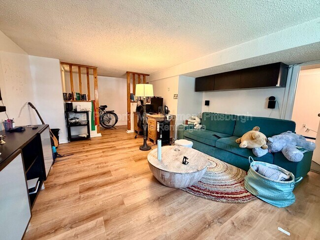 Foto del edificio - 433 Ella St