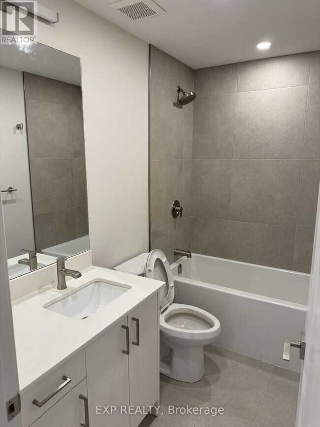 Photo du bâtiment - 1301 Dorchester Ave