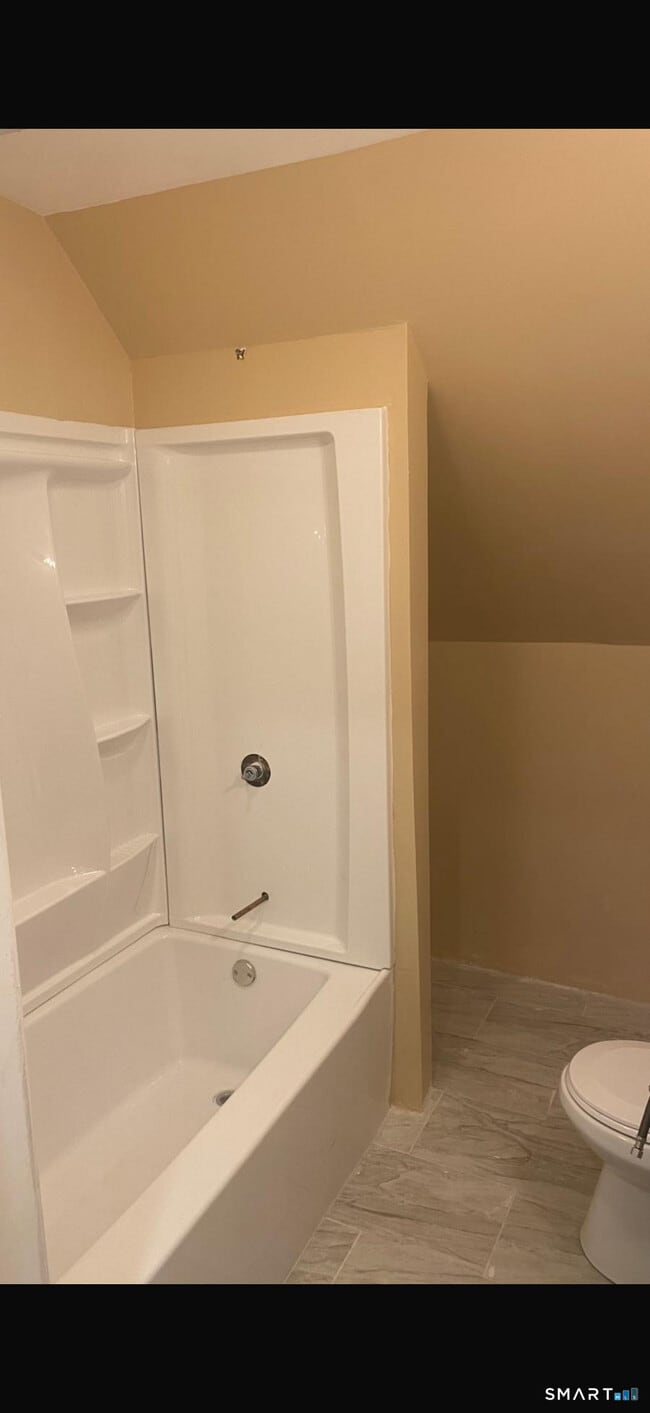 Foto del edificio - 142 Chestnut Ave