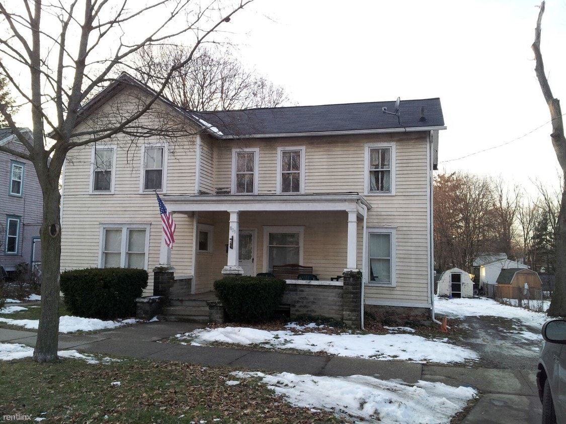 809 N Broad St, Adrian, MI 49221 Condo for Rent in Adrian, MI