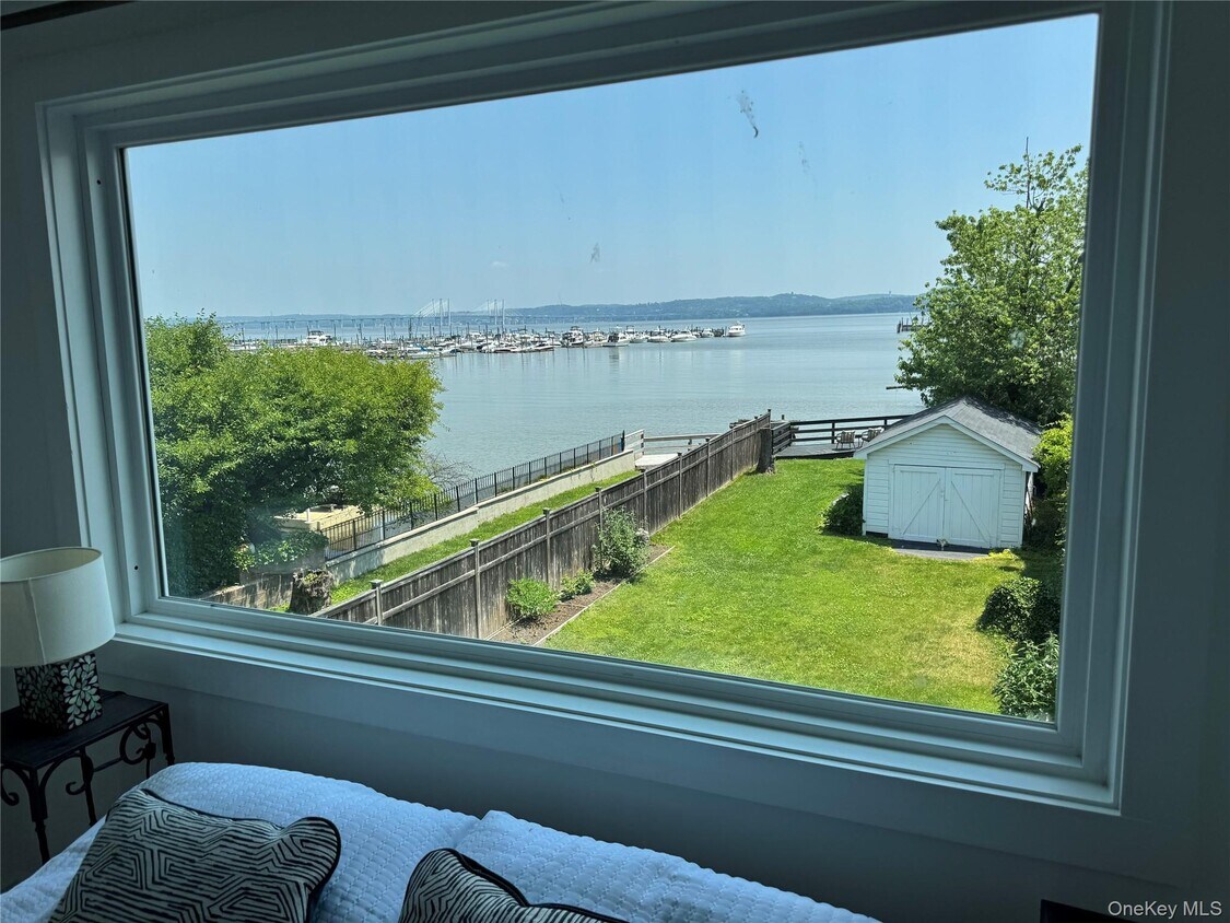 Foto principal - 593 Piermont Ave