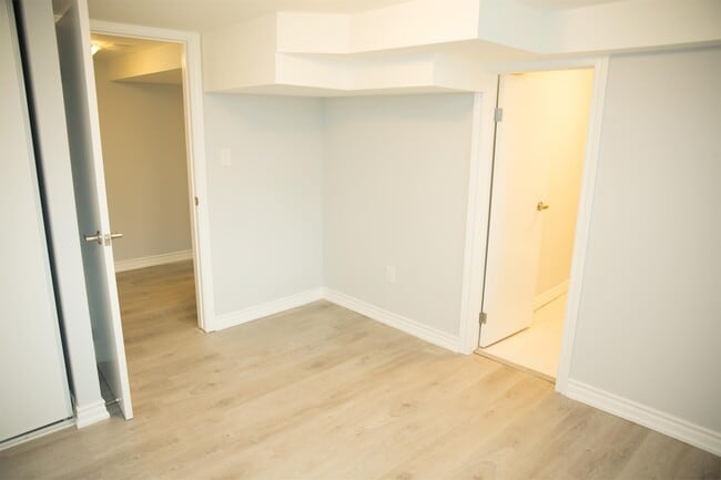 Building Photo - 14 Castille Ave