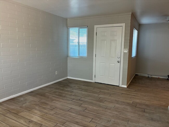 Photo - 4116 E Moreland St Apartment