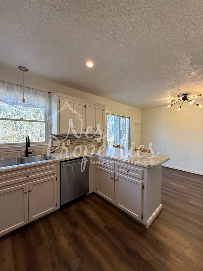 Building Photo - 241 Saddlebrooke Rd