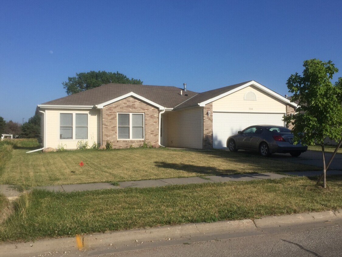 Primary Photo - Cute Ranch Style Home Near Capitol Beach