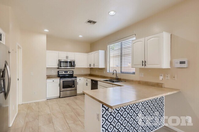 Foto del edificio - 6608 S 45th Ln