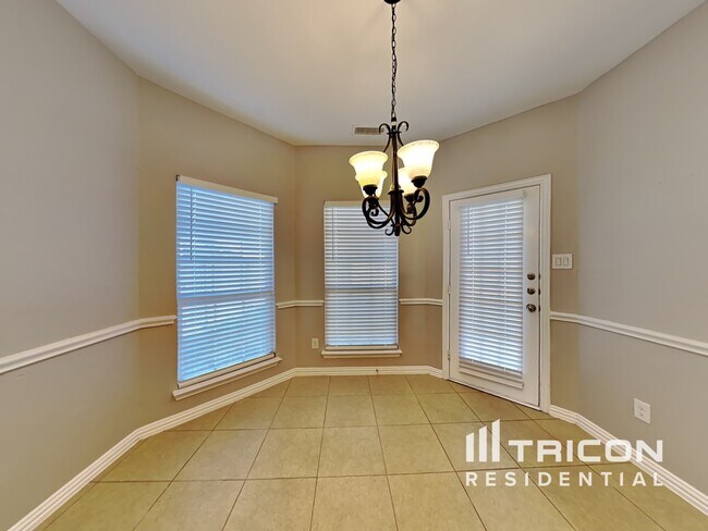 Foto del edificio - 125 Lake Trail Dr