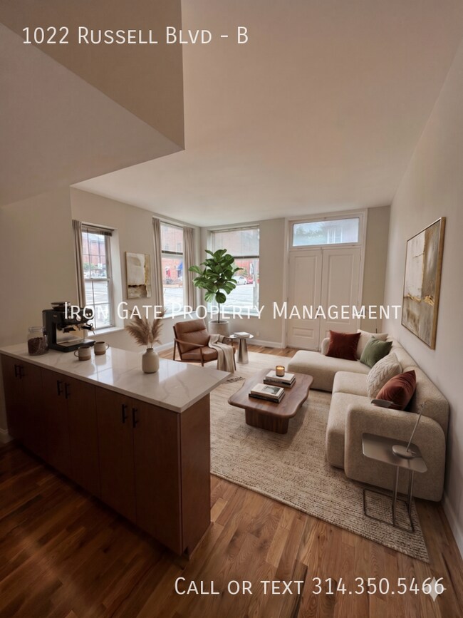 Foto del edificio - 1022 Russell Blvd