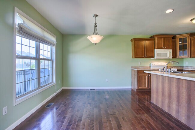 Building Photo - 2317 Blanche Ln