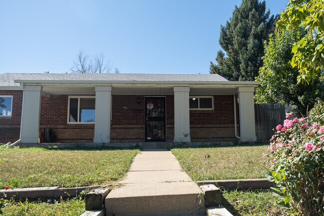 Building Photo - 1050 Ash Ct