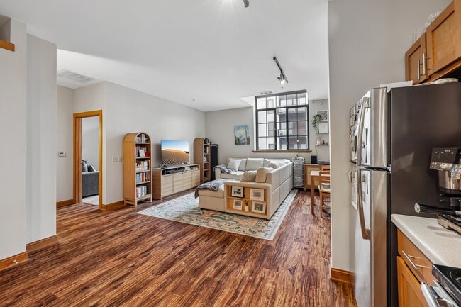 2 habitaciones, 2 baños - 1050 pies cuadrados - Historic Fifth Ward Lofts