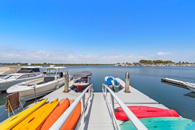 Foto del edificio - 16102 Mariner Dr