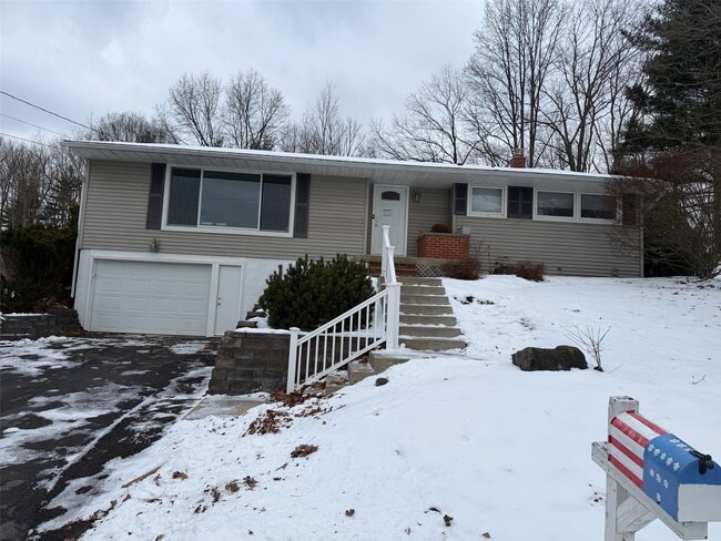 Building Photo - 17 Dover Dr