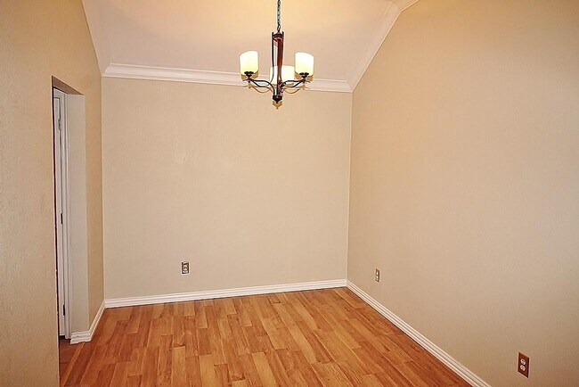 Building Photo - 2332 Hunters Run Dr
