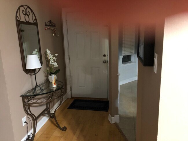 Foto del edificio - 14216 Woodlands Dr