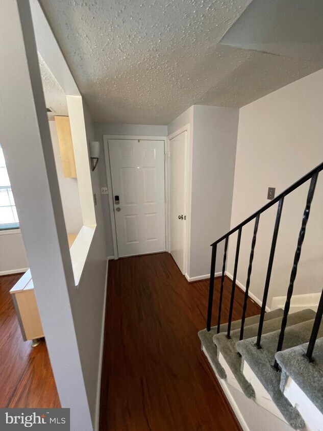 Foto principal - 1806 Dutch Village Dr