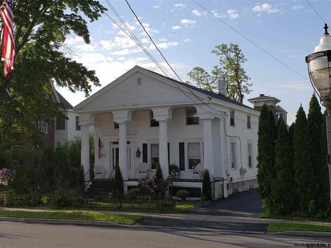 Building Photo - 756 Hudson Ave