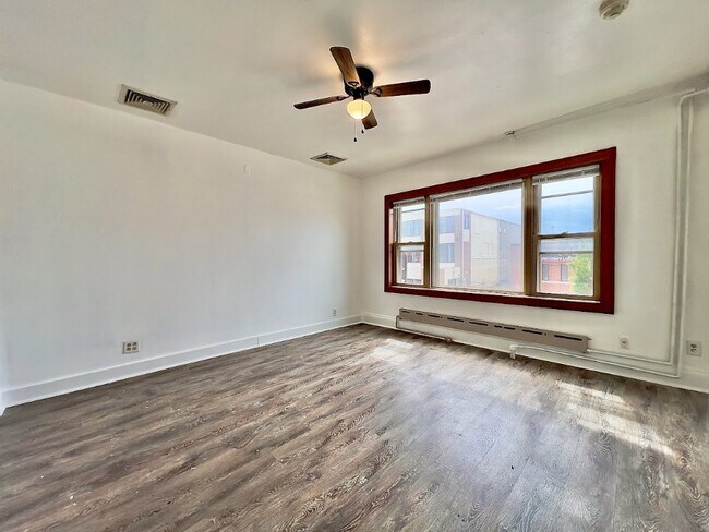 Foto del edificio - 5036 S Packard Ave