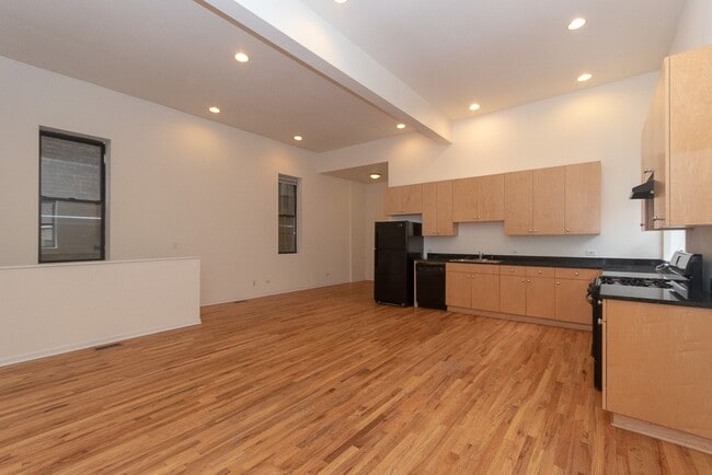 Foto del edificio - 1260 N Greenview Ave