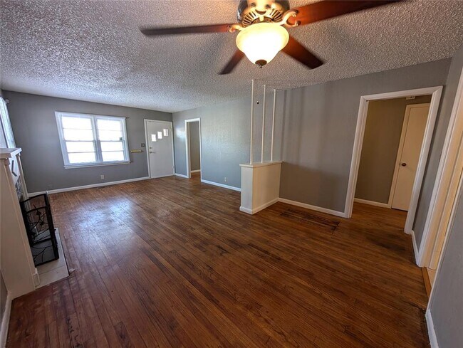 Building Photo - 2800 NE 17th St