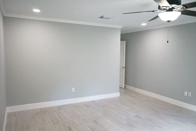 Building Photo - 6607 Apple Valley Ln