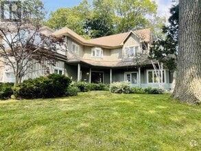 Building Photo - 163 Silver Birch Ave
