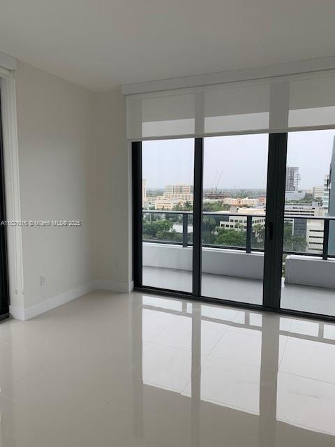 Foto del edificio - 2960 NE 207th St