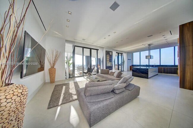 Foto del edificio - 17141 Collins Ave