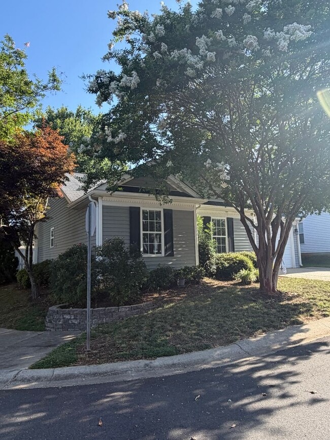 Building Photo - 4225 Hogan Ln