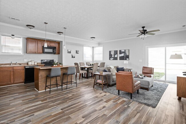 Foto del edificio - 4 br, 2.5 bath House - 2026 N College Ave