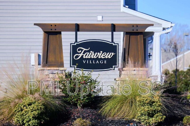 Foto del edificio - 49 Fair Vlg Ln