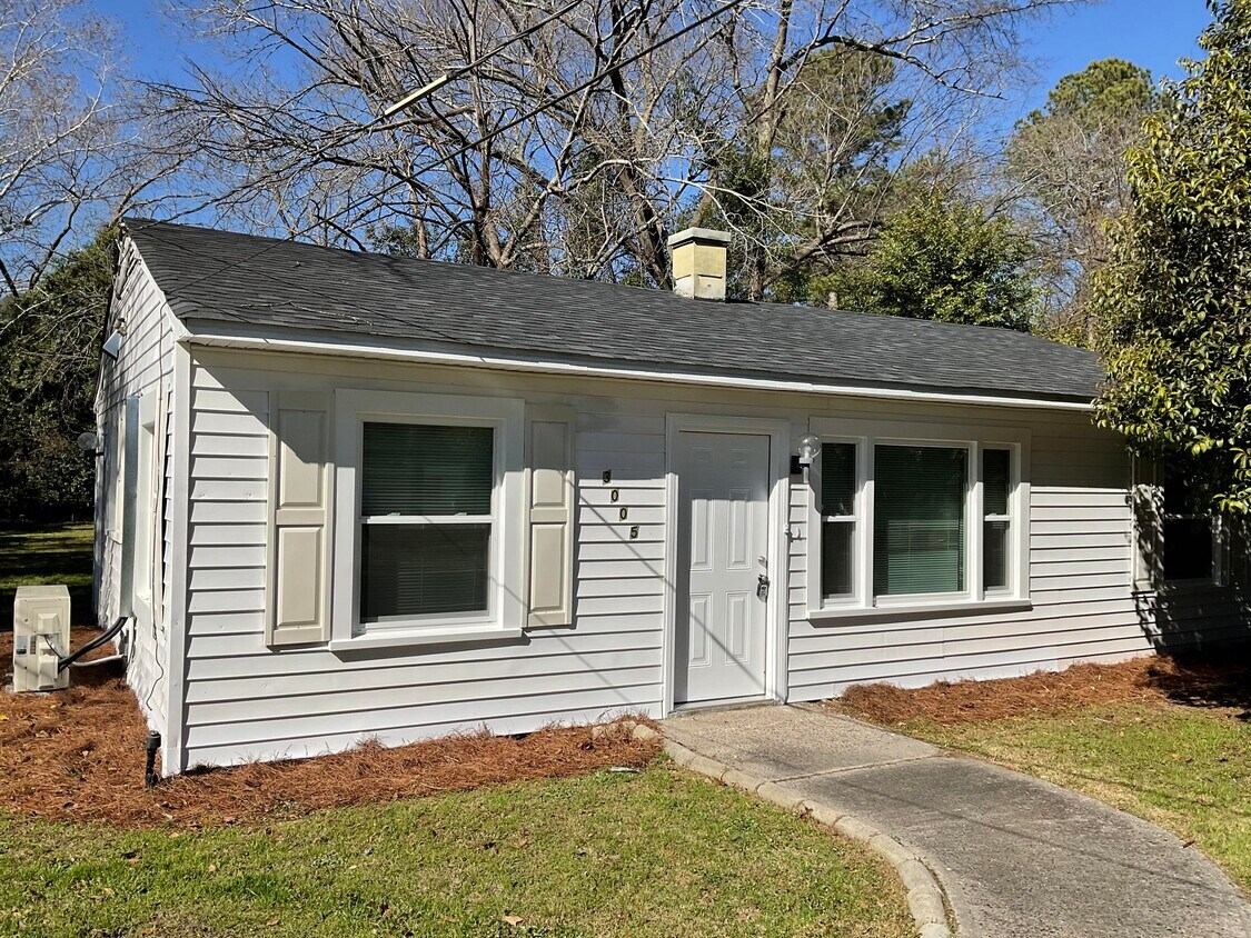 Foto principal - 3005 Abelia Dr