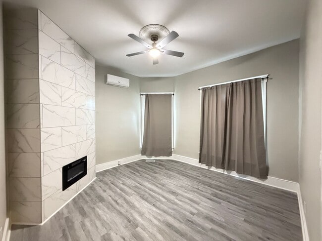 Foto del edificio - Huge 4 Bed and 2.5 Bath Home!