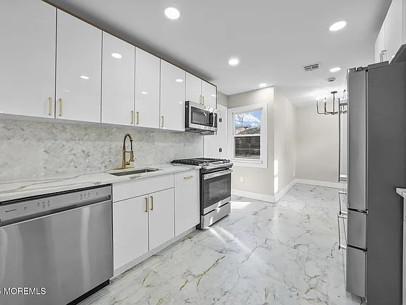 Foto del edificio - Beautifully Renovated Home in a Sought Aft...