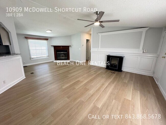 Foto del edificio - 10909 Mcdowell Shortcut Rd