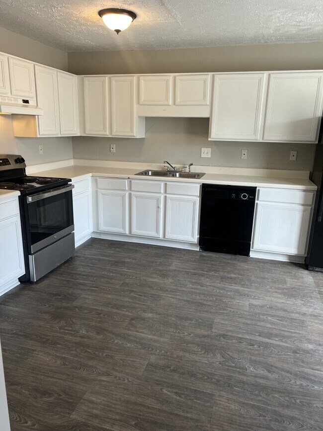 Photo - 1877 Barrington Ct Townhome