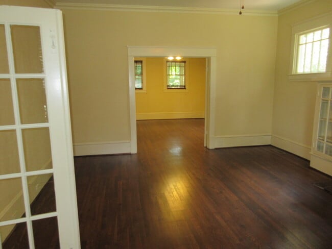 Building Photo - Recently Remodeled Home In Washington Park!