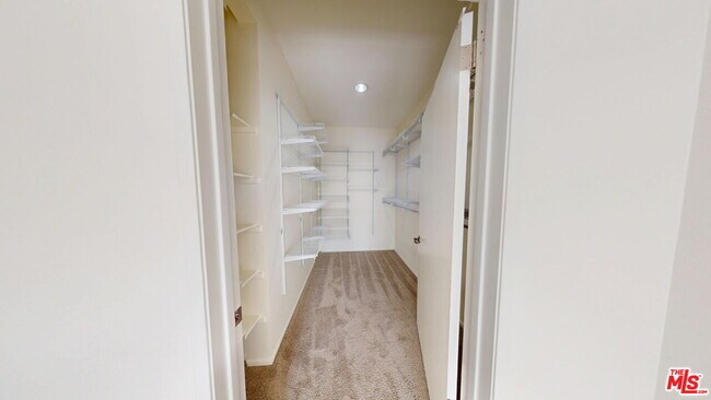 Foto del edificio - 20000 Plum Canyon Rd