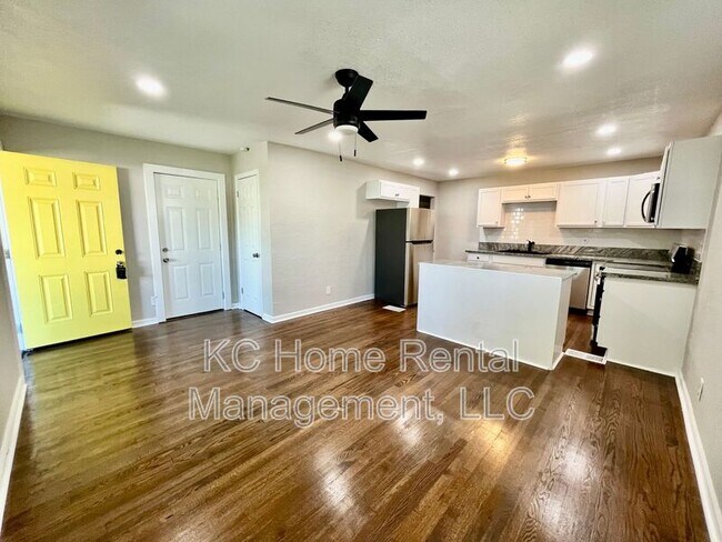 Building Photo - 4514 Monroe Ave