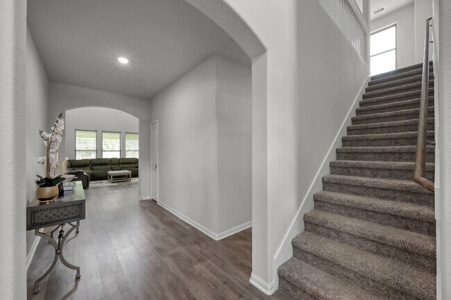 Foto del edificio - 6185 White Oak Leaf Lp